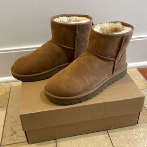 UGG classic mini II